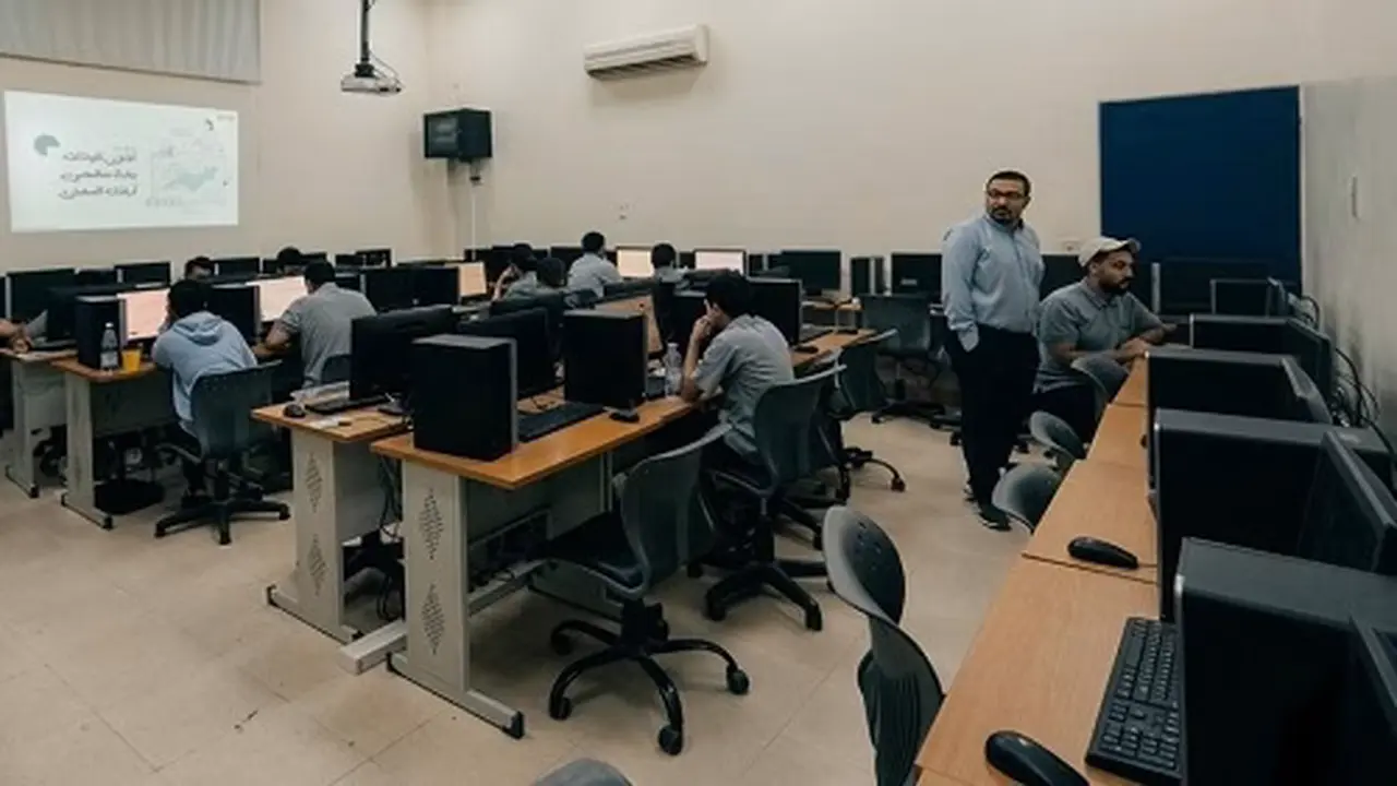 مستقبل التقنية.. كلية القطيف تناقش أحدث أدوات الذكاء الاصطناعي التفاعلية